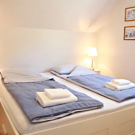 Marthas Rorbu * Bakkasund