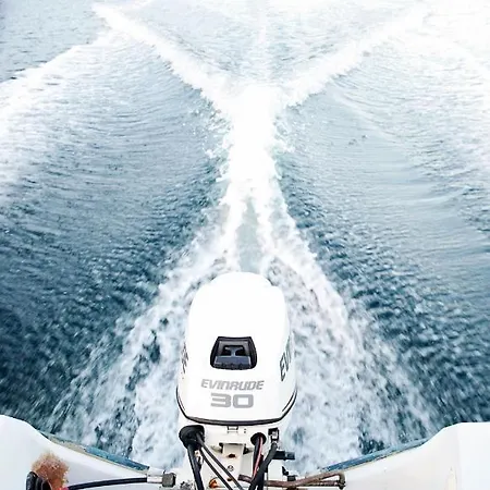 Marthas Rorbu بيت للعطل Bakkasund