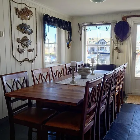 بيت للعطل Marthas Rorbu