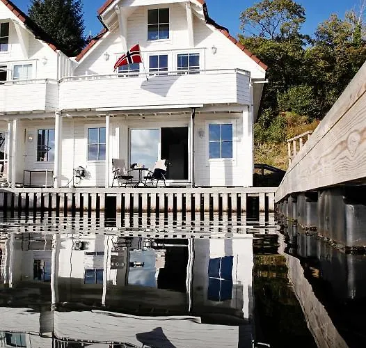 Marthas Rorbu Ferienhaus Bakkasund