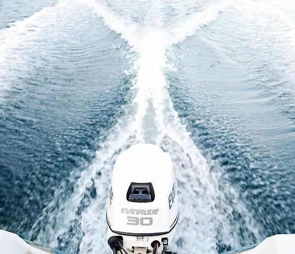 Marthas Rorbu Hébergement de vacances Bakkasund